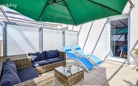 Les ALOUETTES studio avec terrasse, garage et piscine